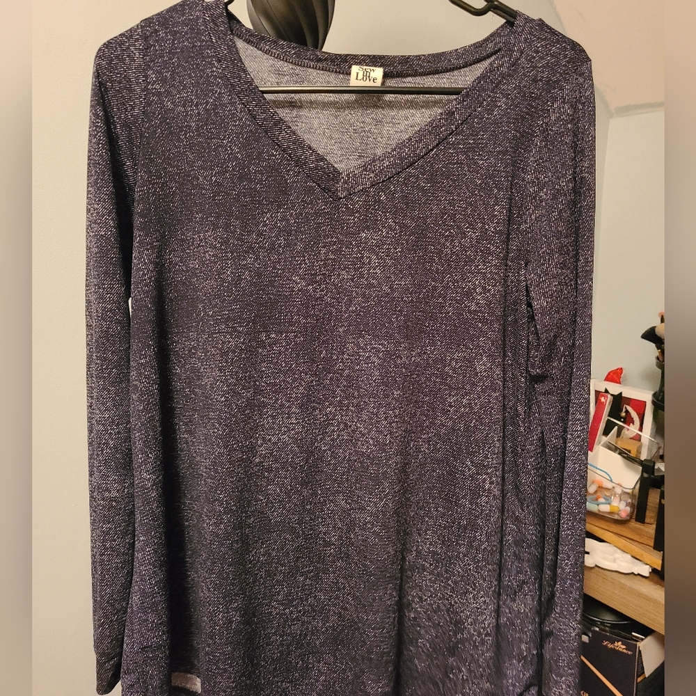 Black and white long sleeved v neck shirt